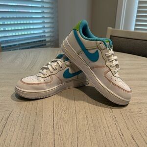 Kids NIKE AIR FORCE 1 Low GS Rainbow Stitch Size 2